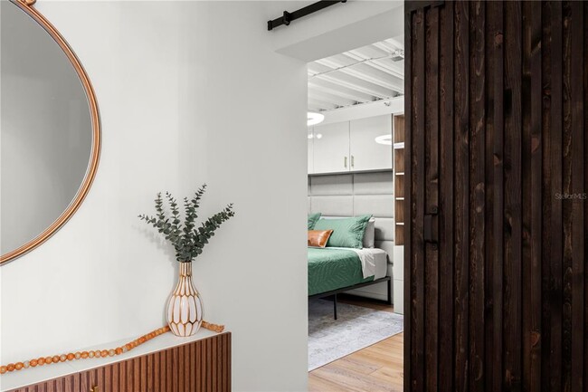 Foto del edificio - 1312 E Washington St