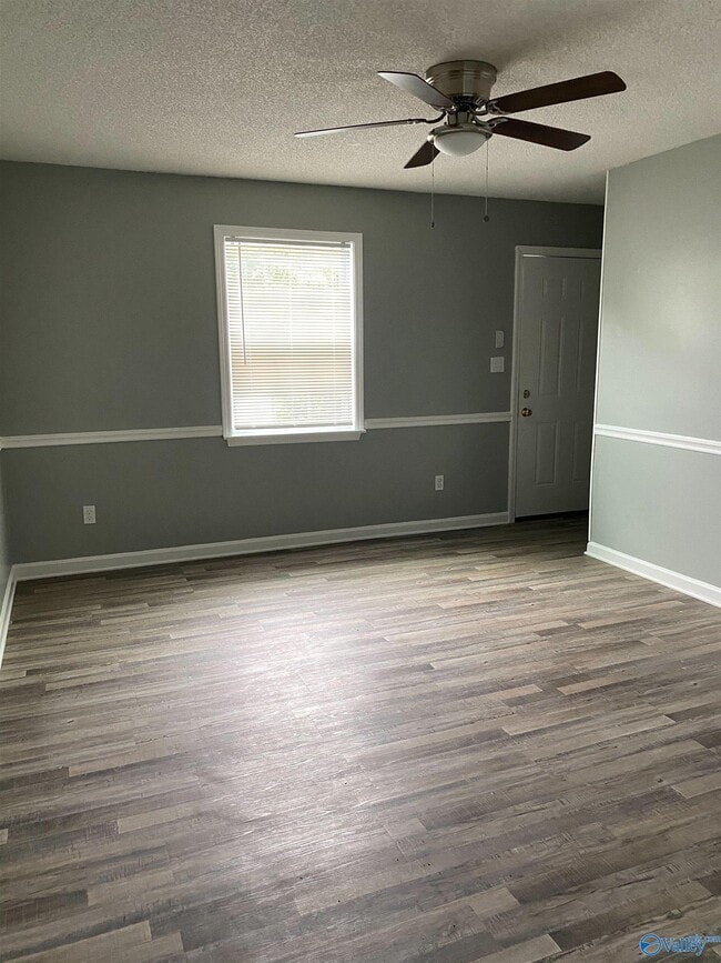 Foto del edificio - 5130 Blue Spring Rd NW