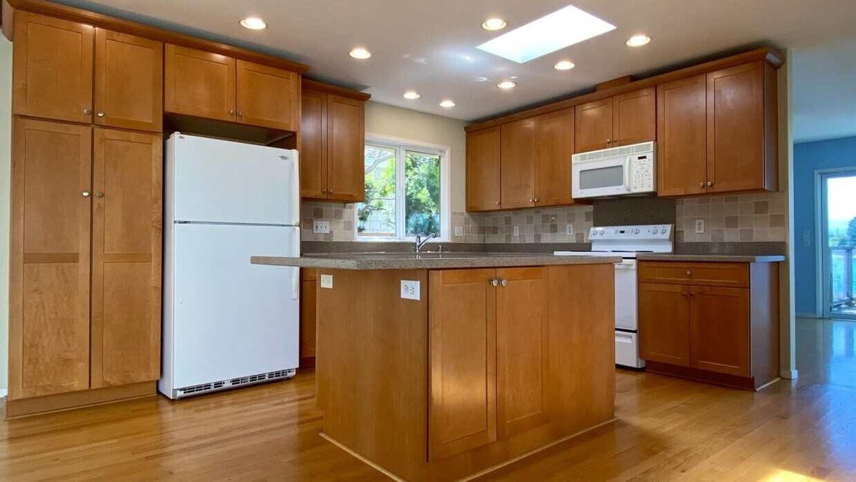 Primary Photo - 275 Shearwater Isle
