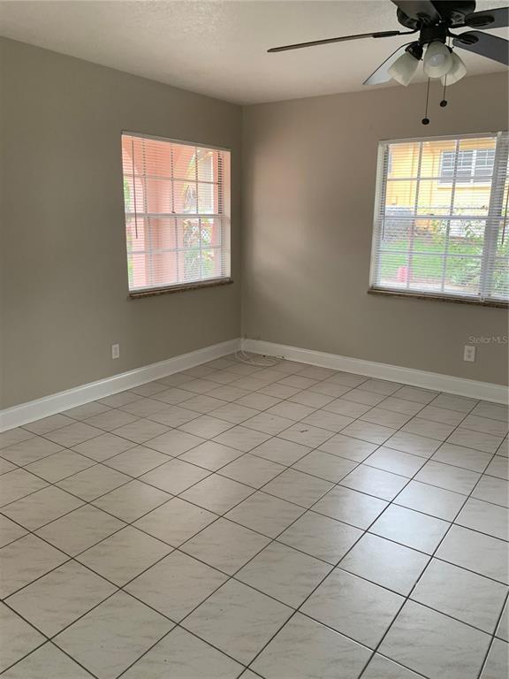 Foto del edificio - 2217 W Woodlawn Ave