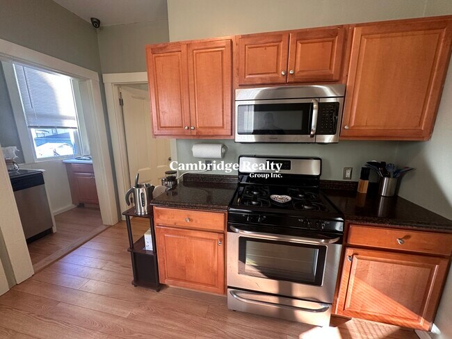 Foto del edificio - 374 Highland Ave