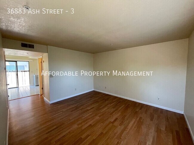 Foto del edificio - 36883 Ash St