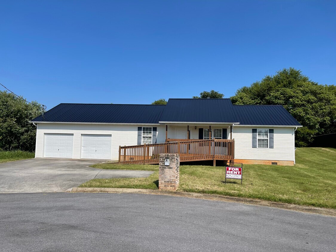 Foto principal - 605 Privet Dr