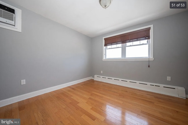 Building Photo - 1327 Tasker St