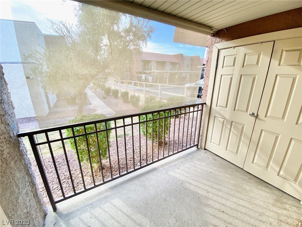 5422 River Glen Dr Unit 377, Las Vegas, NV 89103 Condo for Rent in