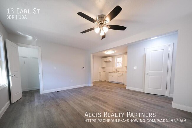 Building Photo - COMPLETELY RENOVATED HOUSE (3 BED 1 BATH)