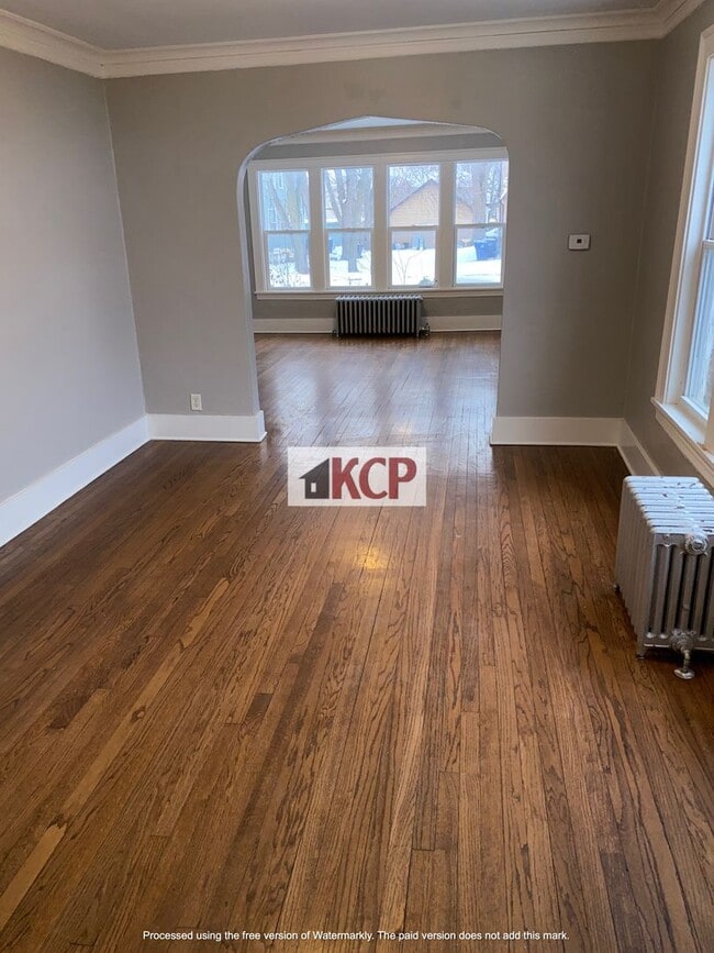 Building Photo - C2 Properties-442 Hickory