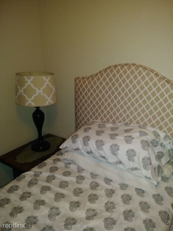 Foto del edificio - 1 br, 1 bath Apartment - 1801 N Helen St
