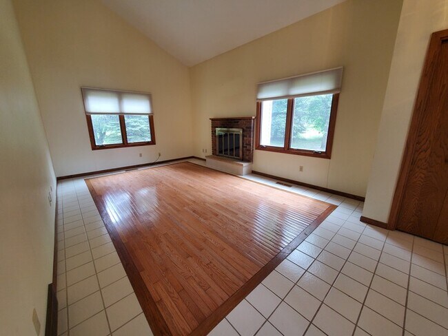 Building Photo - 4 Vail Cir
