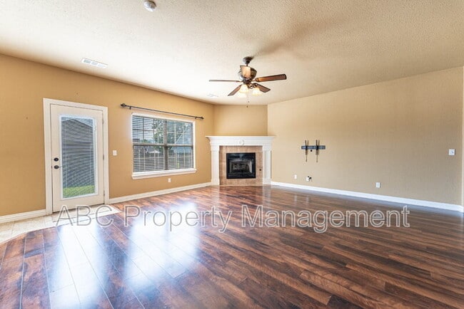 Building Photo - 126 S Angus Ln