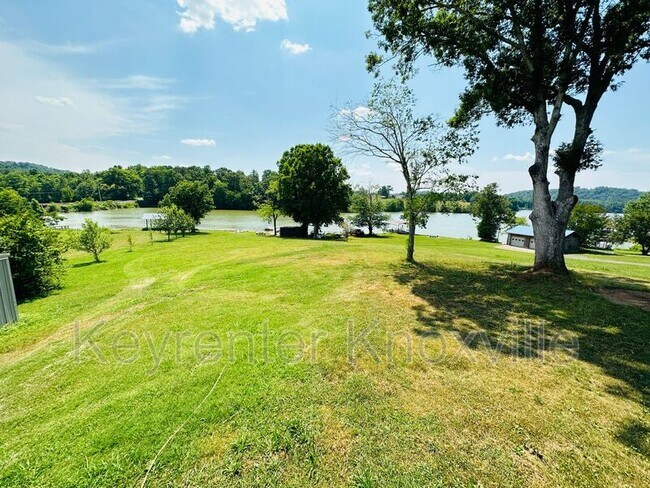 Foto del edificio - 2815 Louisville Rd