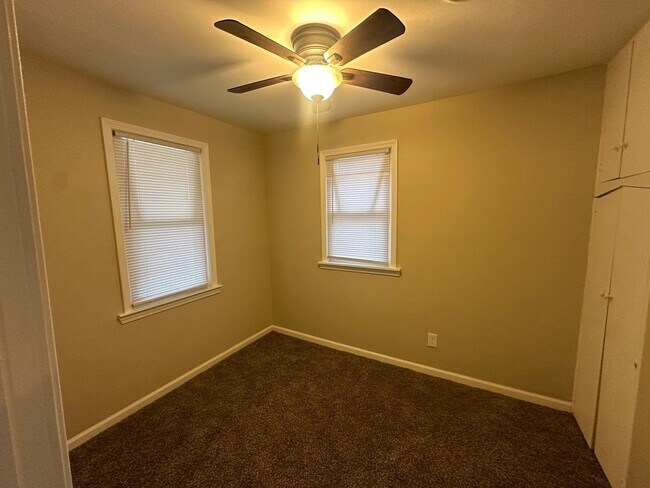 Building Photo - Renovated 3-Bedroom Home – We Welcome Sect...