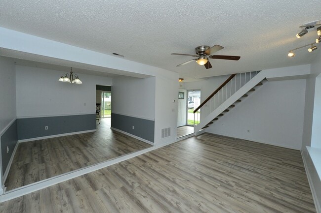Building Photo - Renovated end unit!