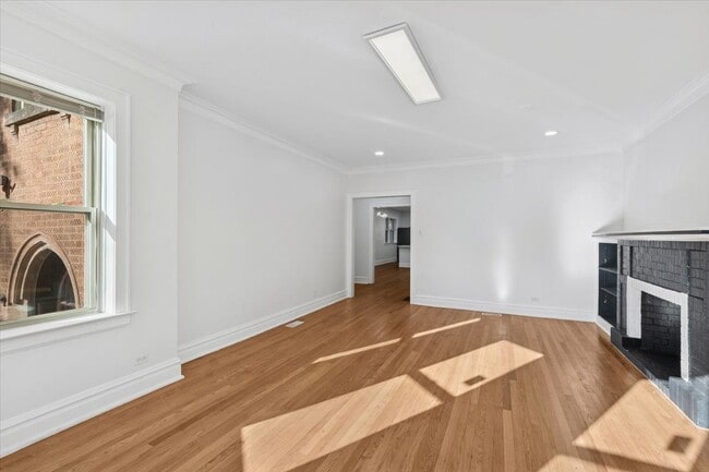 Foto del edificio - 5412 N Kimball Ave
