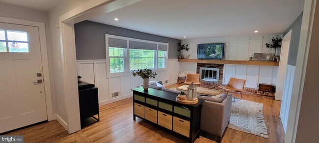 Foto del edificio - 4710 Dolphin Ln