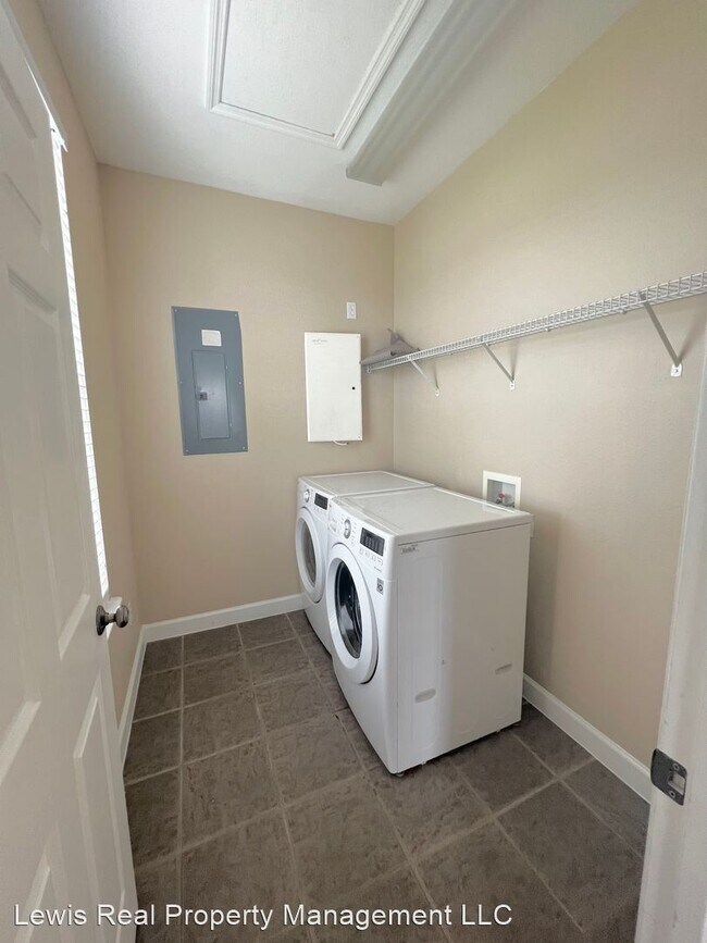 Foto del edificio - 3 br, 2.5 bath House - 3566 Four Oaks Blvd