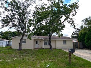 Building Photo - 6617 Lenoir Dr