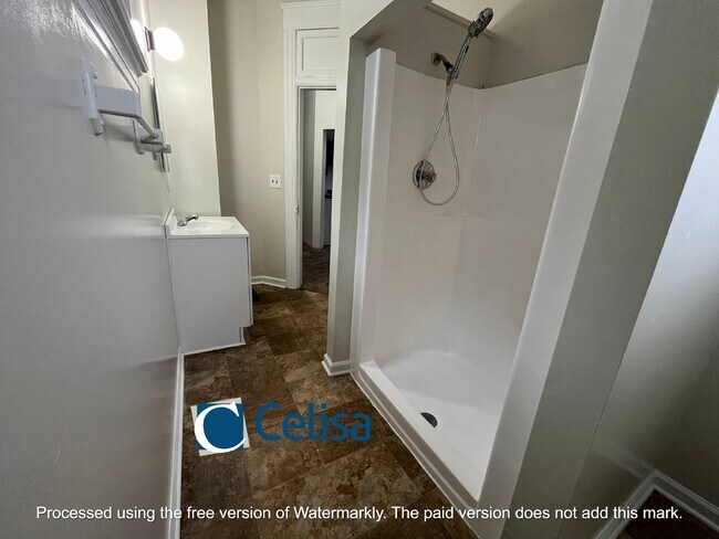 Foto del edificio - 817 W Jefferson Blvd Apt B
