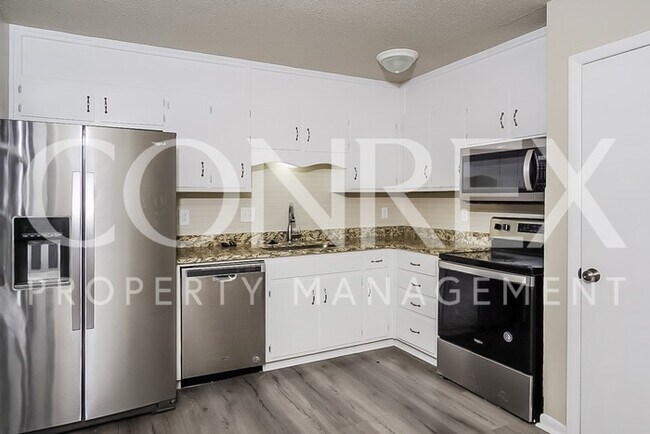 Building Photo - 2504 Hermosa Circle