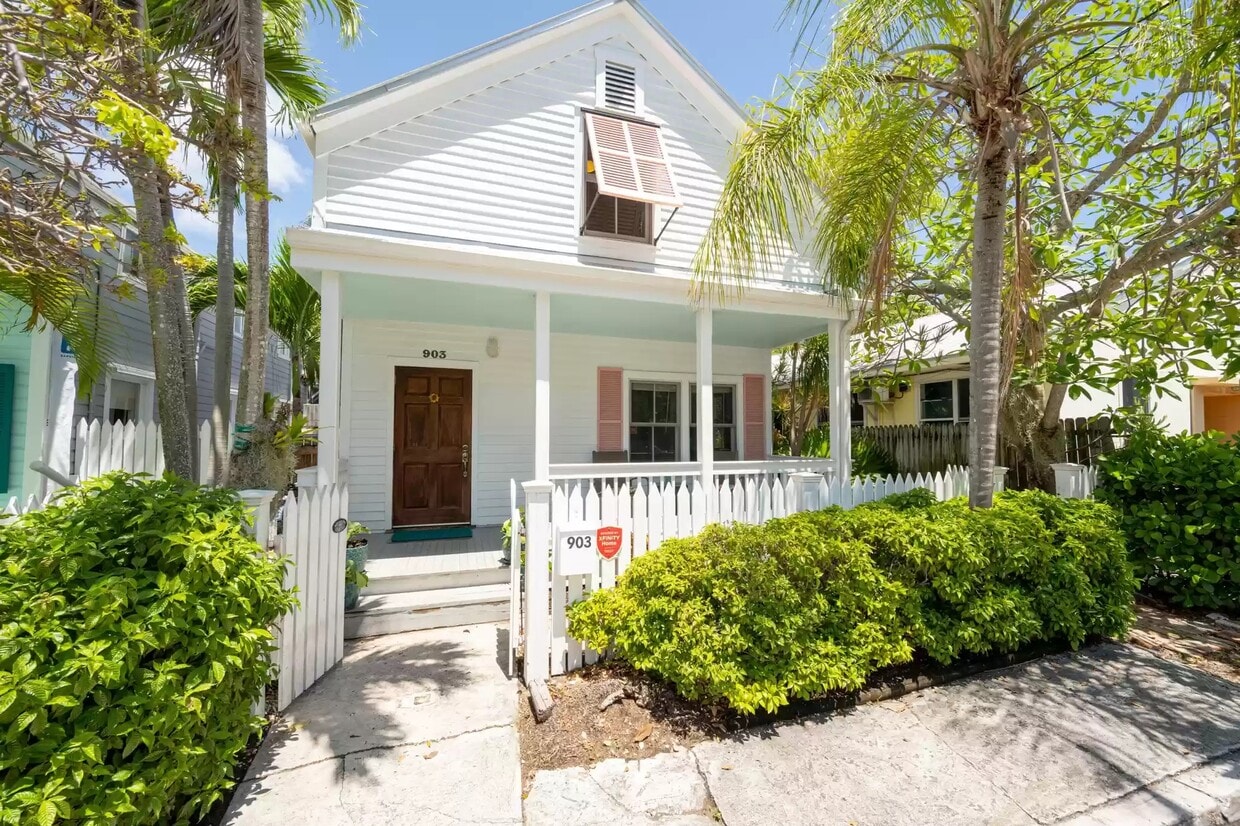 903 Grinnell St, E Rockland Key, FL 33040 House Rental in E Rockland