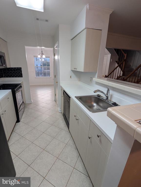 Foto del edificio - 702 Wind Ridge Dr