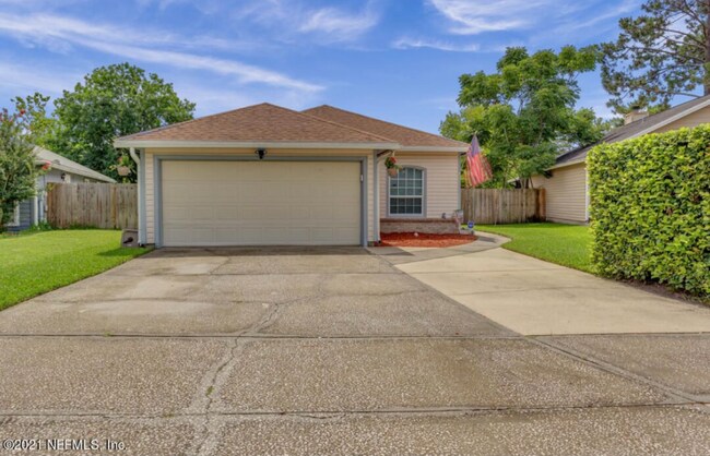 Building Photo - 1827 Wildwood Creek Ln