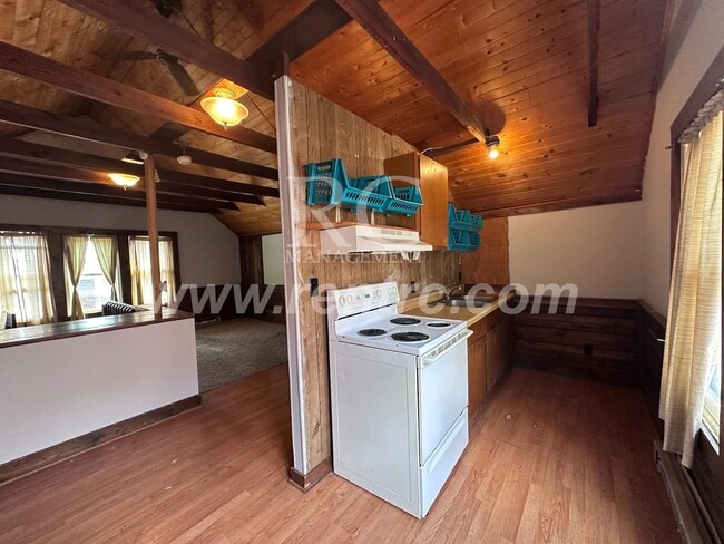 Building Photo - 1008-3 Vermilion-N