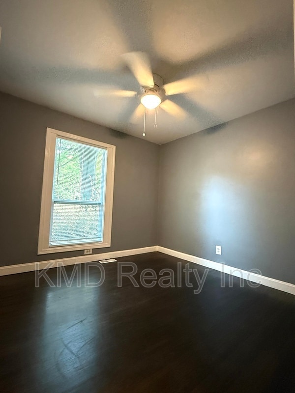Building Photo - 3900 Crestridge Dr