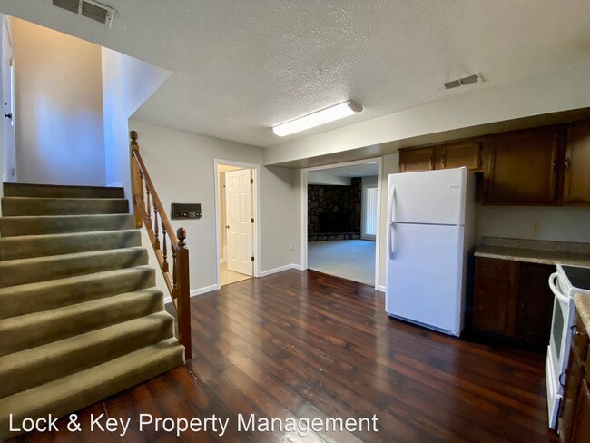 Building Photo - 2 br, 2 bath House - 375 Pineview Dr