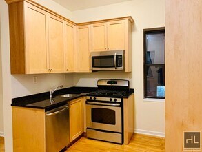 Building Photo - GRAND STREET