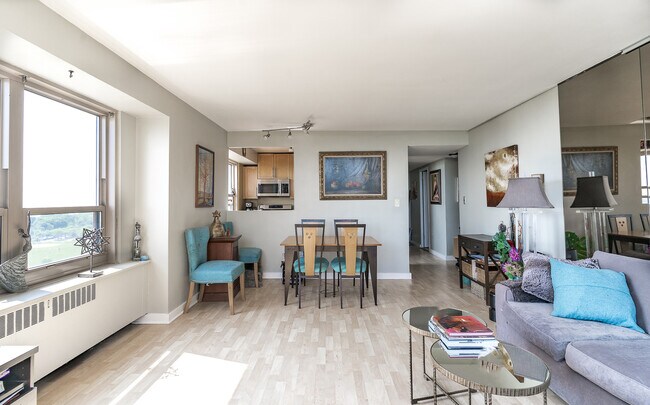Foto del edificio - 3950 N Lake Shore Dr