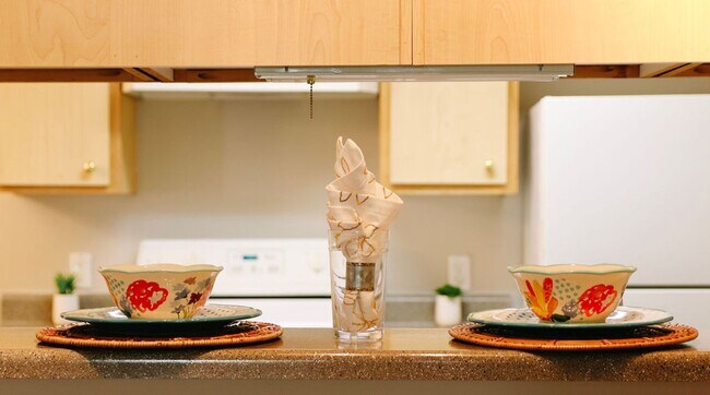 Foto del edificio - Life Just Got Better Come See For Yourself At Powell Court Apartments!!