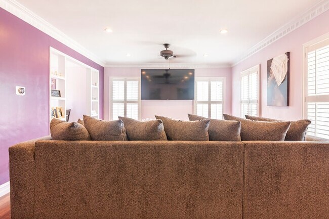 Photo - 6016 S Fairfax Ave Townhome