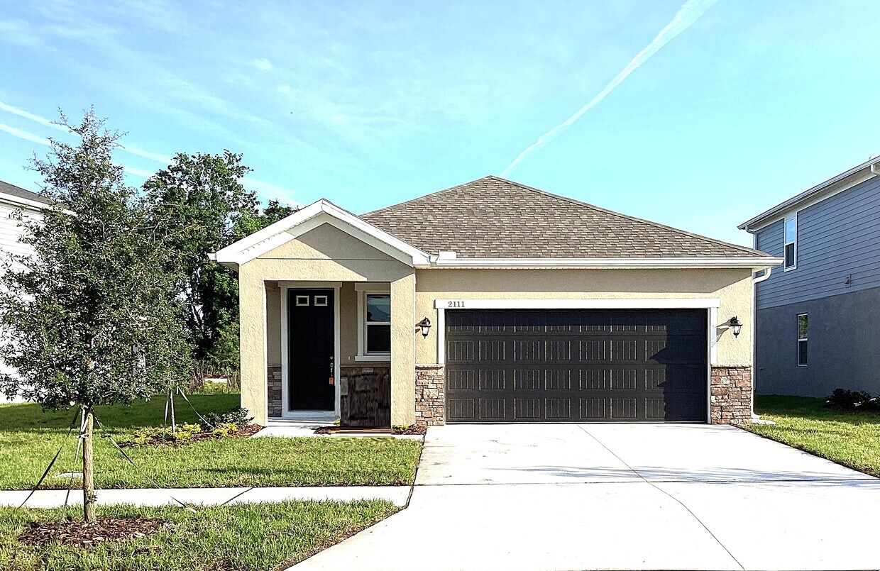 Foto principal - 2111 Saffron Walden Dr