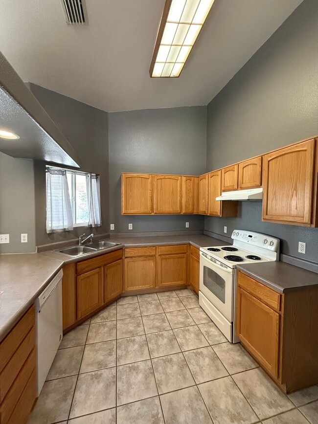 Foto del edificio - 3 Bedroom 2 Bathroom Home