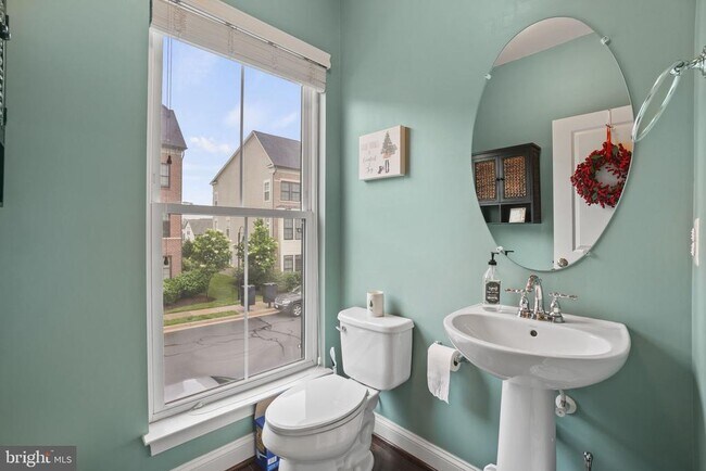 Foto del edificio - 20405 Codman Dr