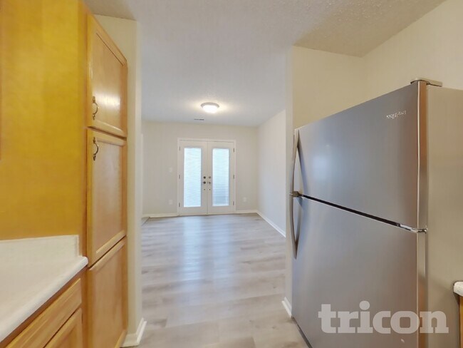 Foto del edificio - 1679 Long Lake Dr