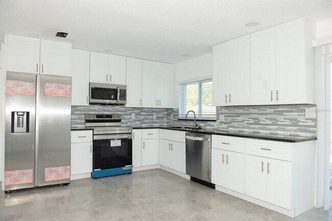 Foto del edificio - 11889 93rd Ave N