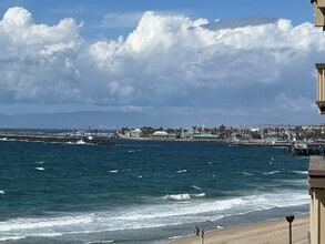 Building Photo - 625 Esplanade