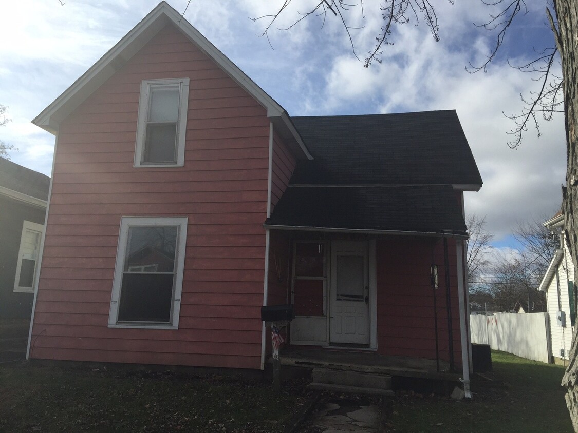 Primary Photo - Single Family home downtown Frankfort