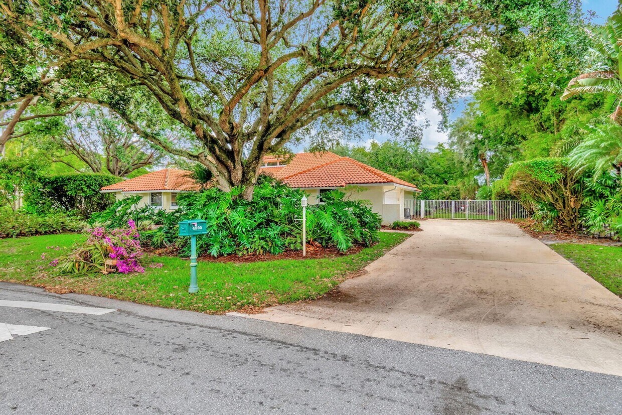 4505 St Andrews Dr, Boynton Beach, FL 33436 House Rental in Boynton