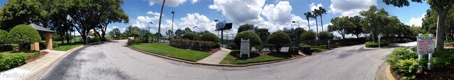 Foto del edificio - 8813 Latrec Ave