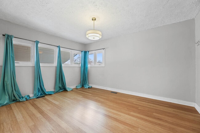 Building Photo - 435 E Coatsville Ave