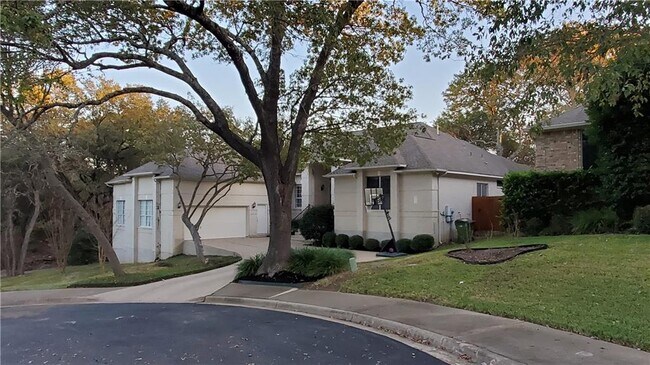 Building Photo - 9101 Cessna Ln