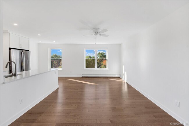 Building Photo - 305 Sixth Ave