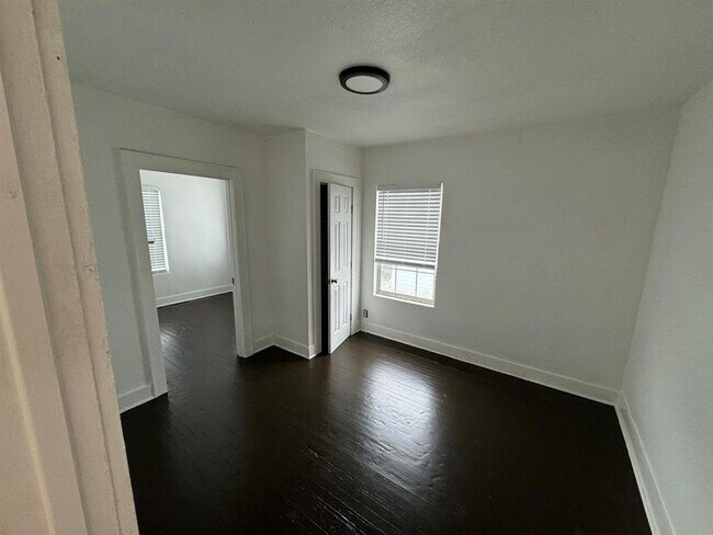 Foto del edificio - 1416 Craig St
