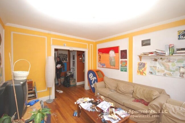 Building Photo - 5 Vinal St