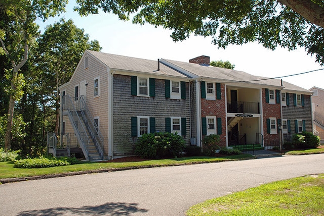 Primary Photo - Lily Pond Apartments