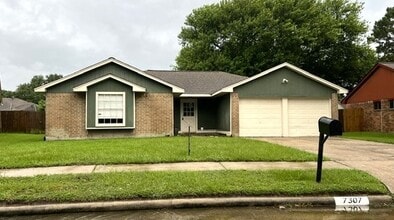 Building Photo - 7307 Seminole St
