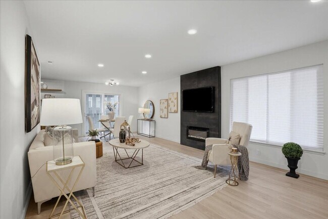 Foto del edificio - Concord Stunning! fully remodeled 3 bedroom 2 bathroom single family home w/ 2 car garage